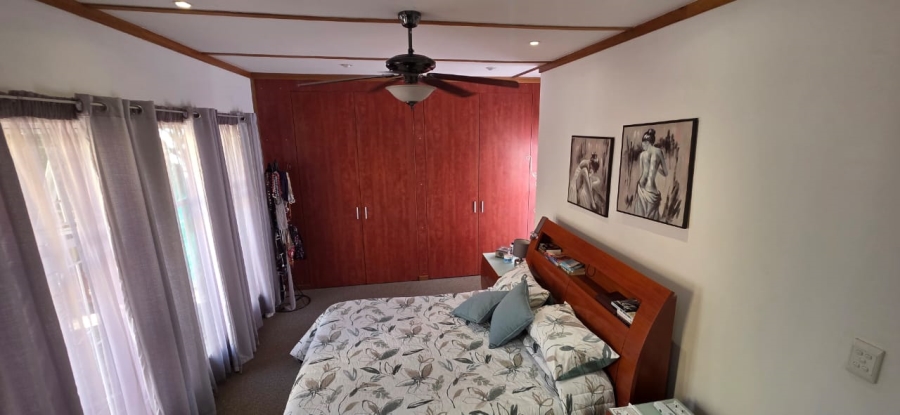 5 Bedroom Property for Sale in Wilkoppies North West